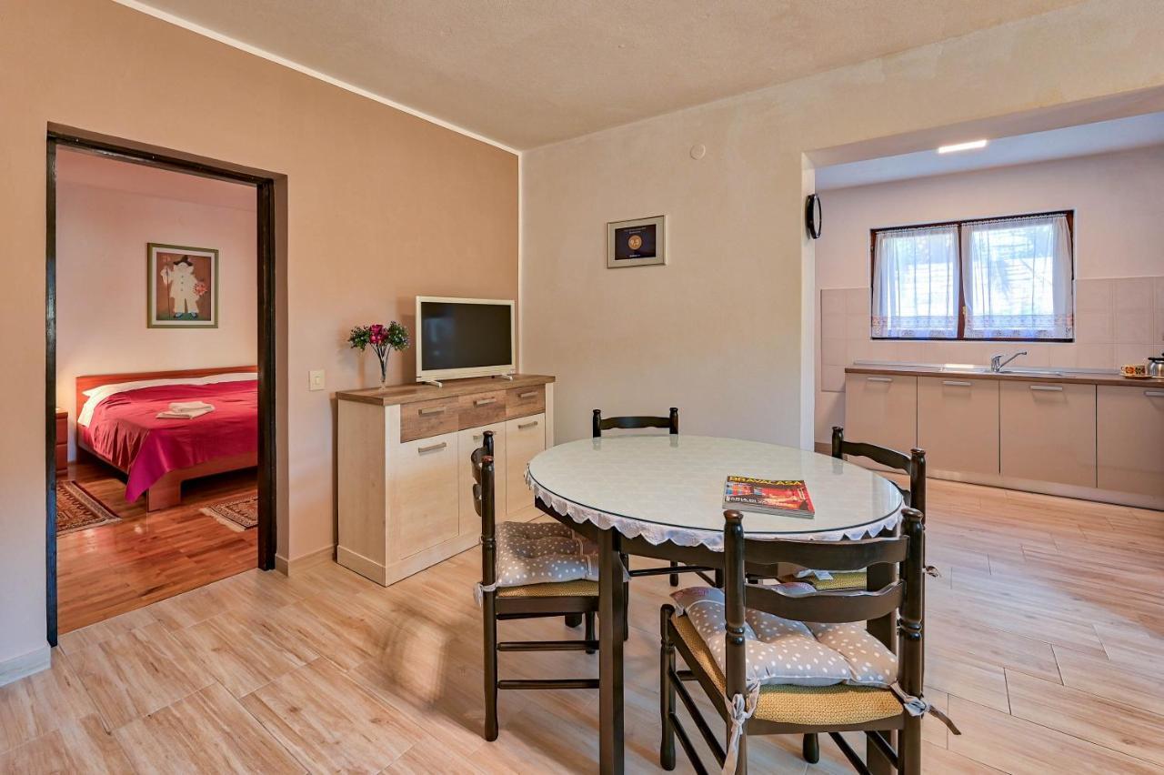 Iby Apartment Pula Exterior foto
