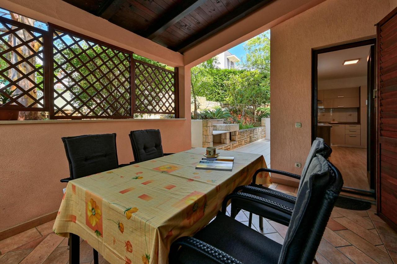 Iby Apartment Pula Exterior foto